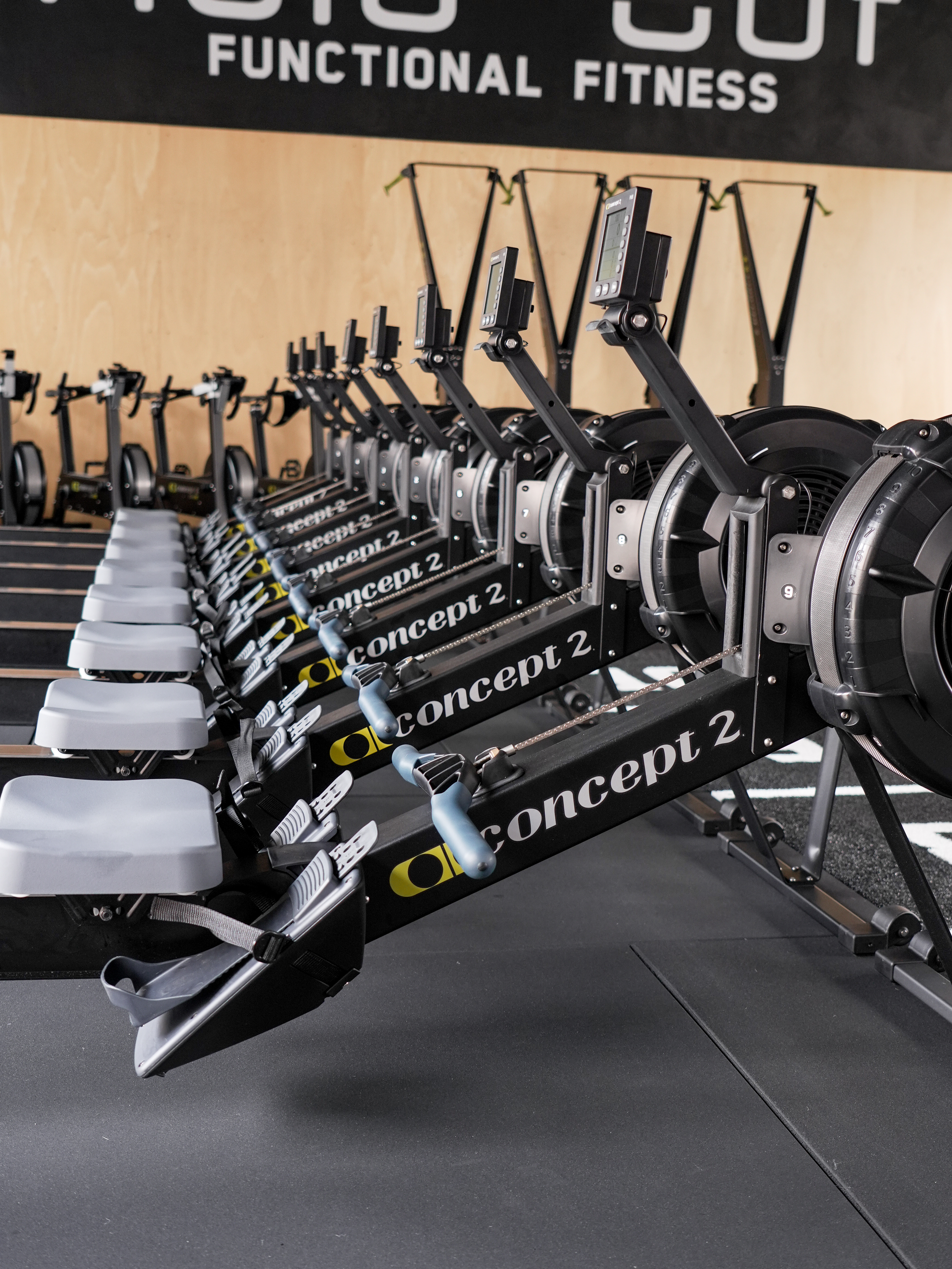 Postazioni attrezzate della palestra Hold Out